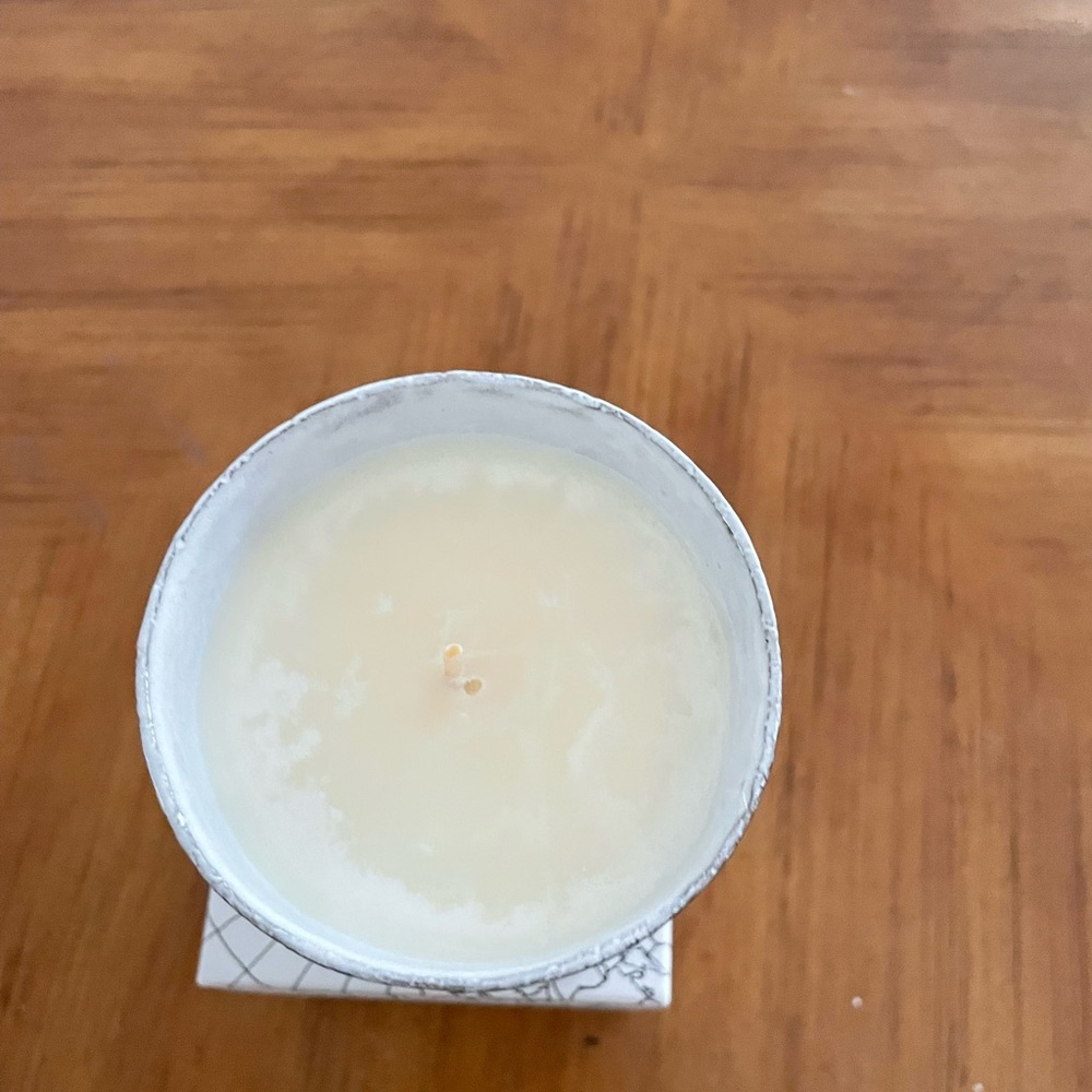 NIB Villa Medicis Luxury Candle - Picture 8 of 9
